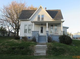 613 W Chestnut St, Canton, IL 61520