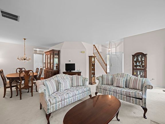 4th image of 2017 Charter Point Dr