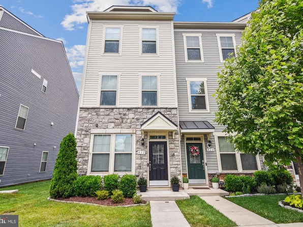 822 Jarrett Ln, Glen Burnie, MD 21060