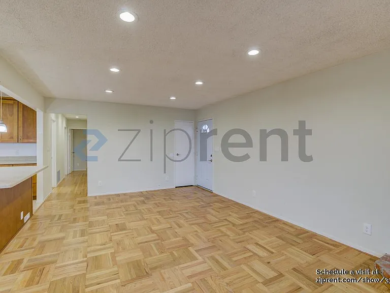 160 Belhaven Ave — Photo 2