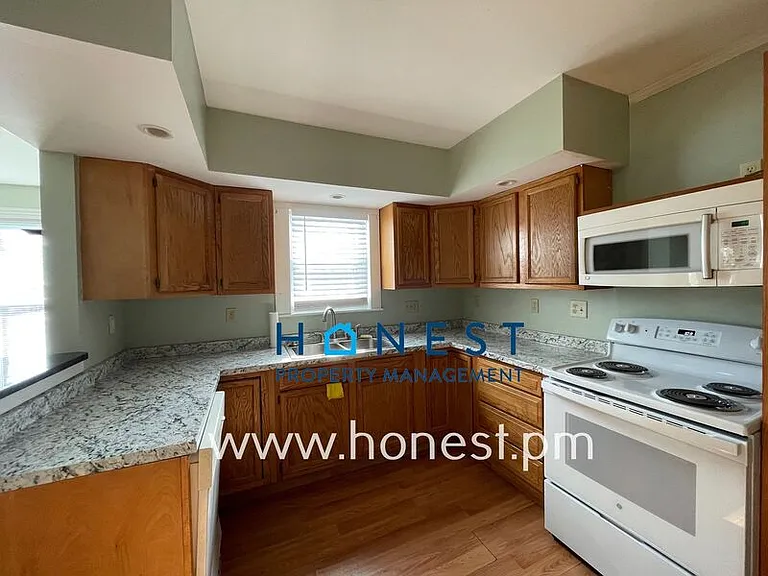12 Hunt St #1 — Photo 3