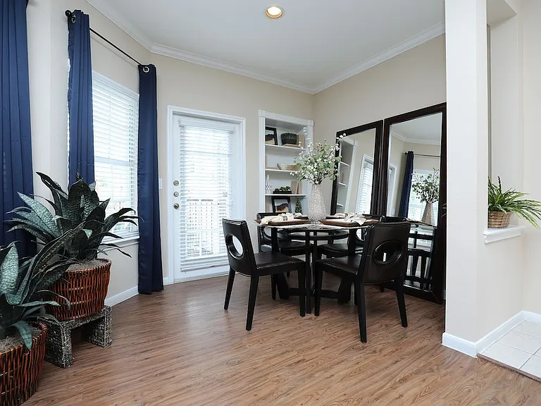 Enclave At Woodbridge — Photo 41