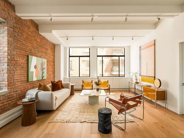 165 Perry St APT 5A, Manhattan, NY 10014