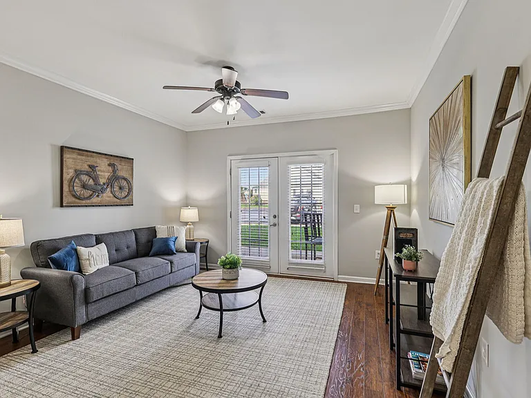 Cumberland Trace Village Apartments — Photo 9