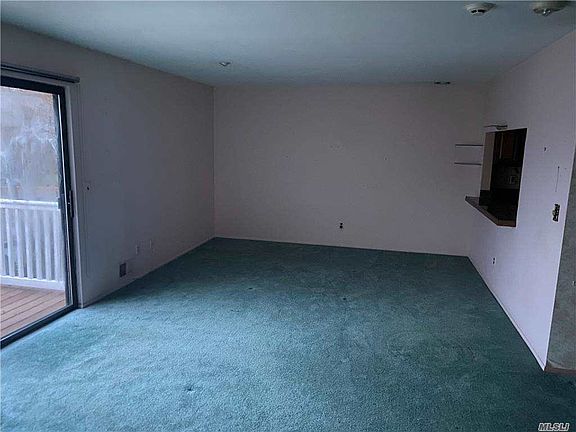 3rd image of 185 Cambridge Dr E