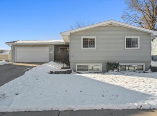 106 Leroy St NW, Cedar Rapids, IA 52405