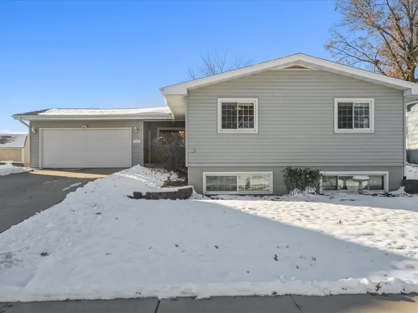 106 Leroy St NW, Cedar Rapids, IA 52405