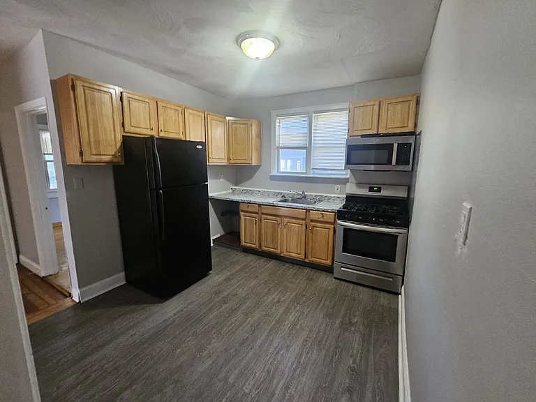 35 Bradshaw St #2 — Photo 2