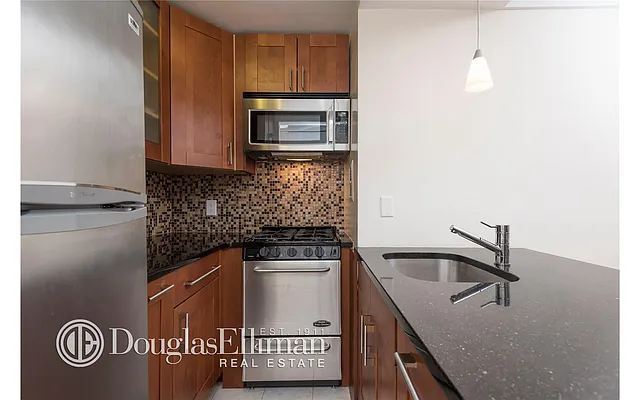 Sold by Douglas Elliman | media 18