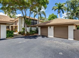 528 Retreat Dr UNIT 104, Naples, FL 34110