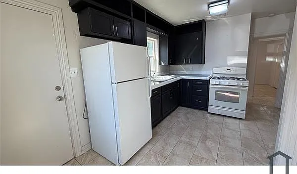 1129 E Fairmount Ave #2 — Photo 3