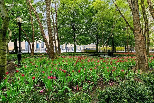 Rented by Sotheby's International Realty | media 20