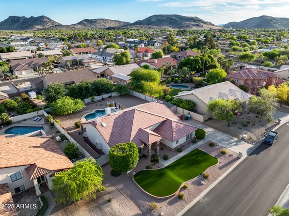 4637 W MISTY WILLOW Lane, Glendale, AZ 85310