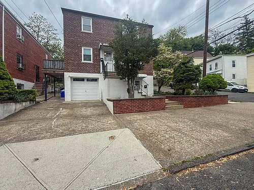 87 Alexander Ave #1 Photo 1