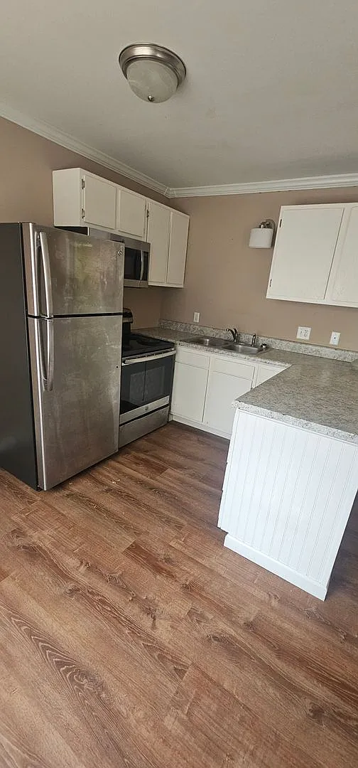 Stewart St. 5-Plex — Photo 1