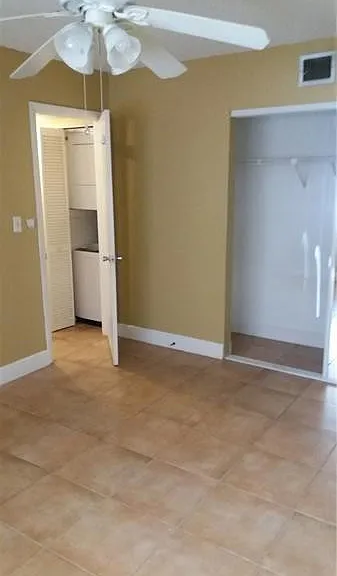 2947 Riverside Dr #129 — Photo 10