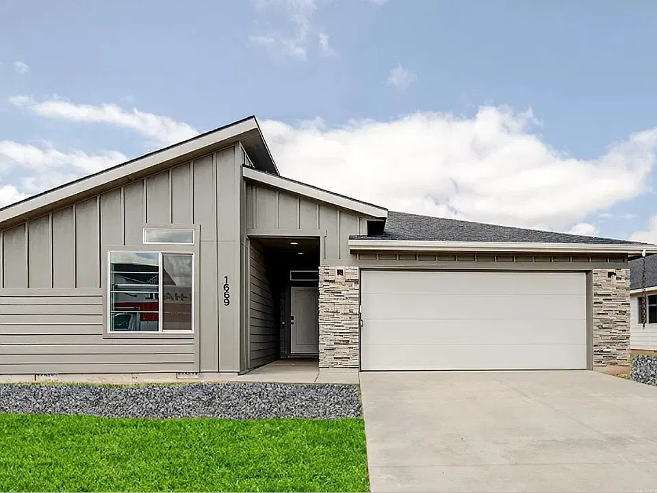 1669 SW Pegasus Peak Ave