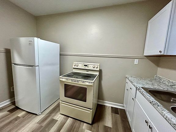 5th image of 202 Elm Ave SW #B5
