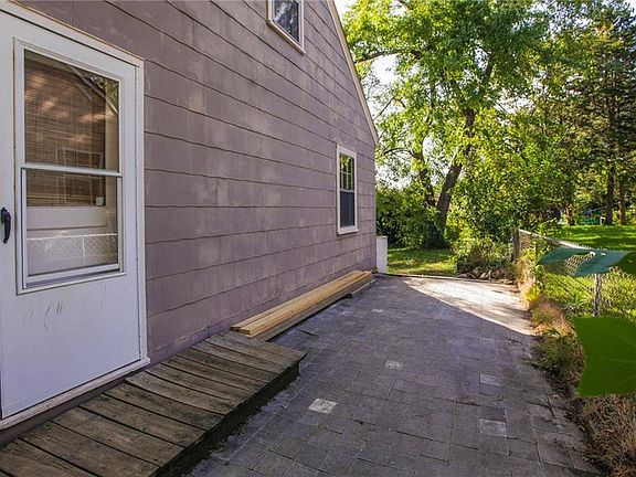 2nd image of 743 Locust Ave