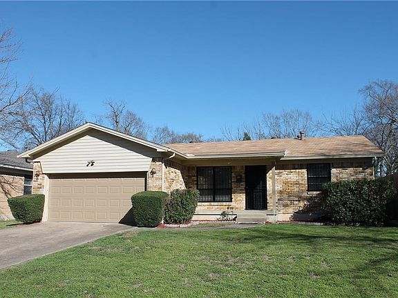 2nd image of 1820 Oak Hill Cir