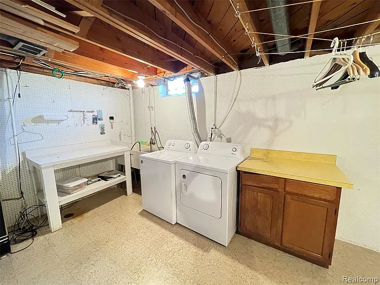 32827 Dover Ave — Photo 55