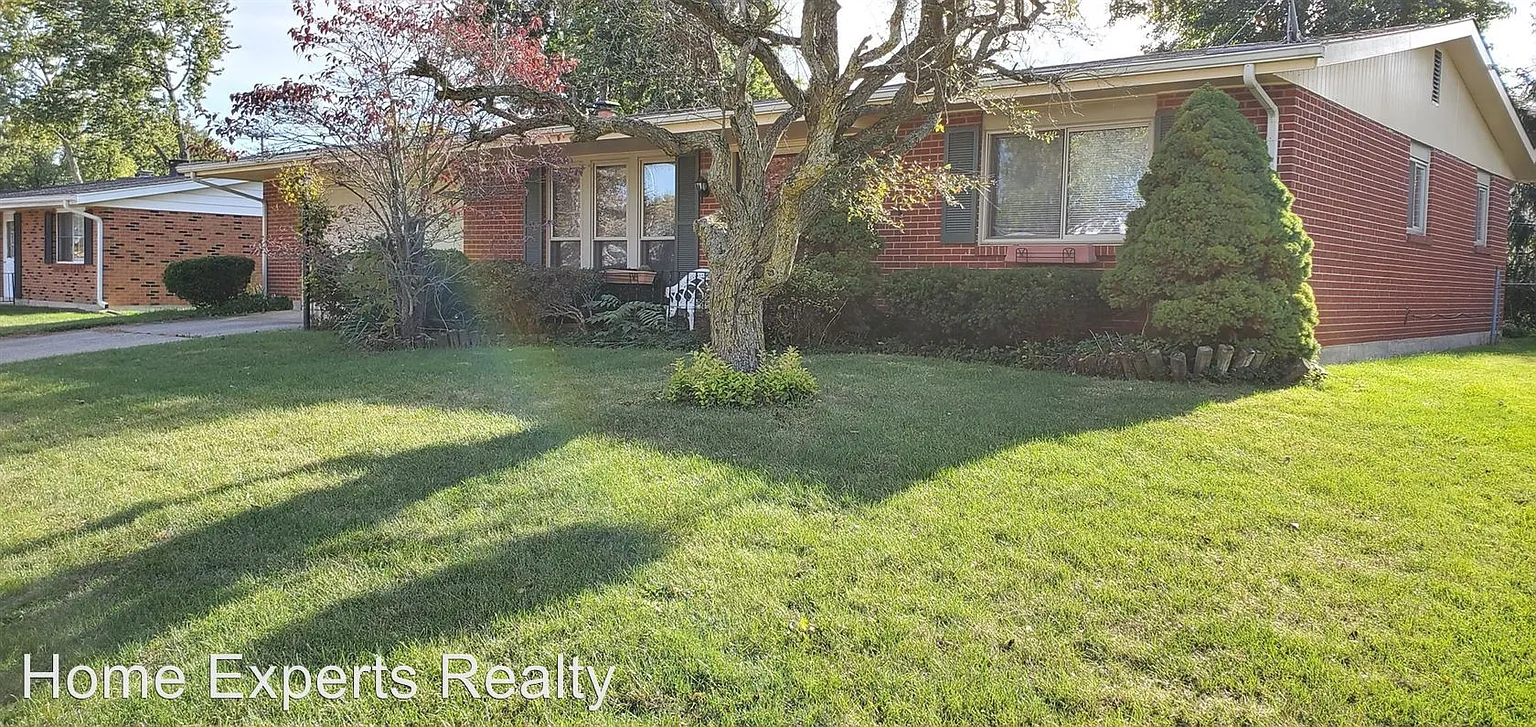 1031 Hazel Ave photo 1