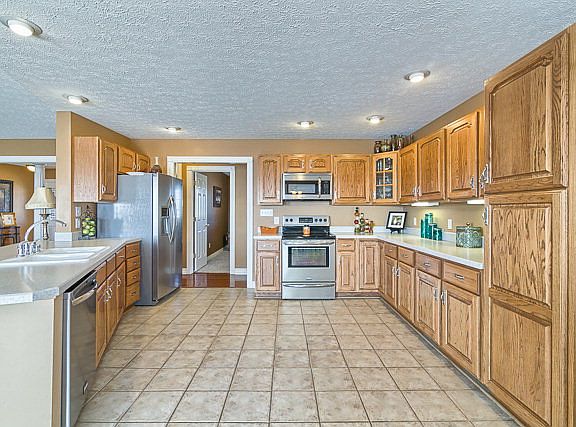 5th image of 6721 Sutherlin Ln