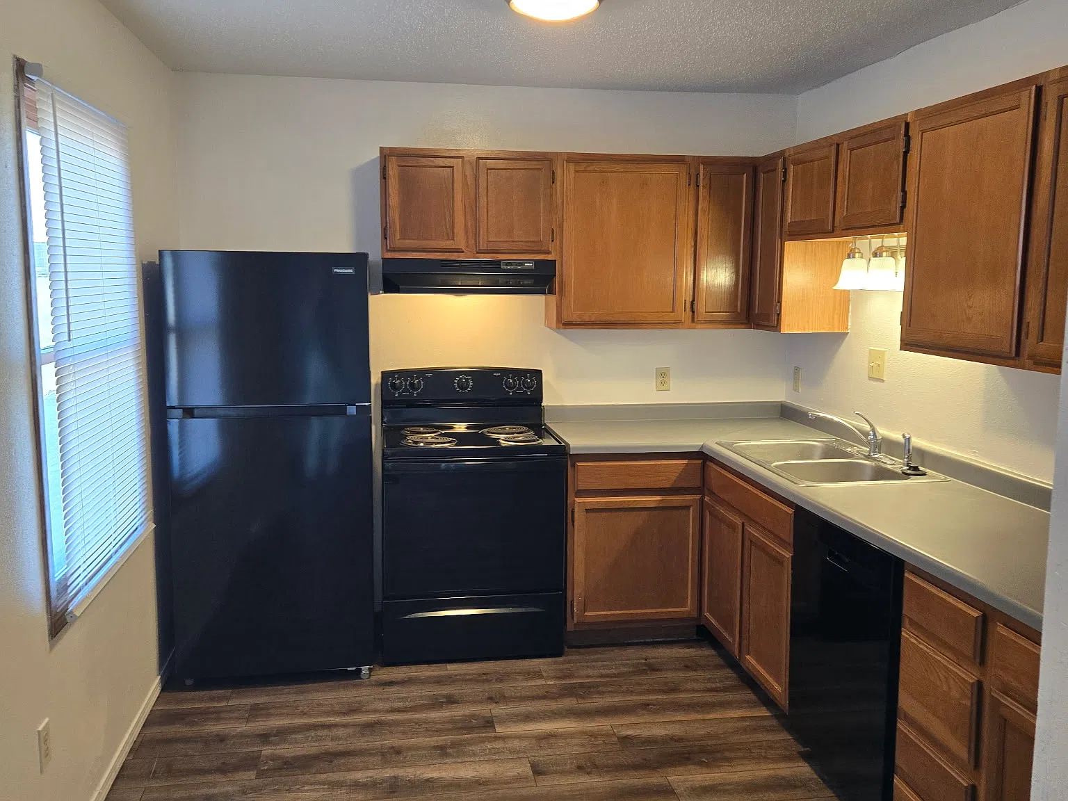 2 bed, 720 sqft, $975 — Photo 1