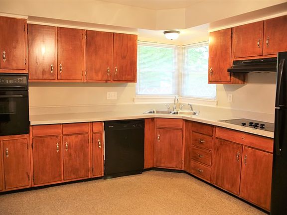 4th image of 3568 Castano Dr