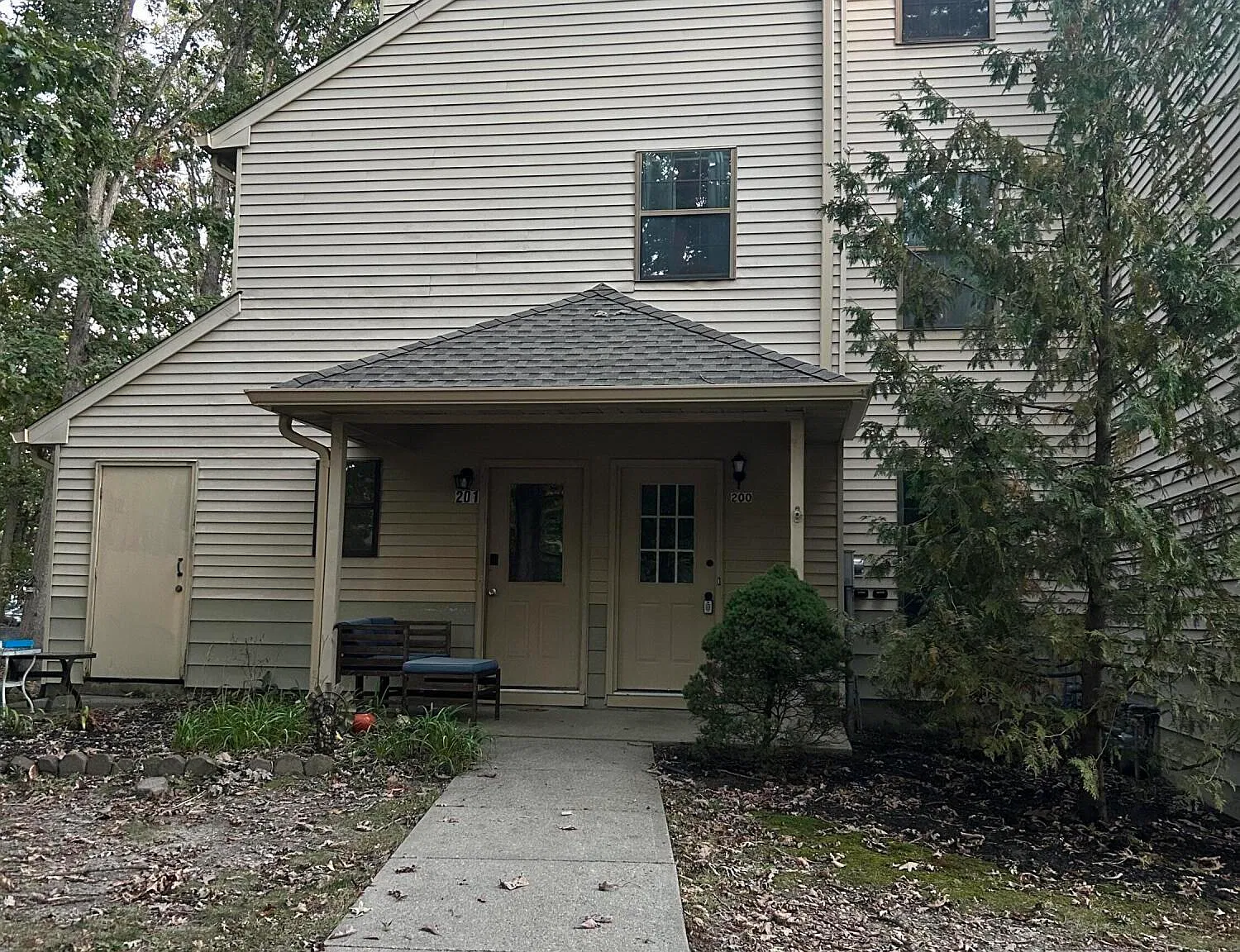 2 bed, 1033 sqft, $2,400 — Photo 2