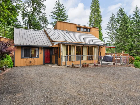 320 Rays Ln, Tenmile, OR 97481