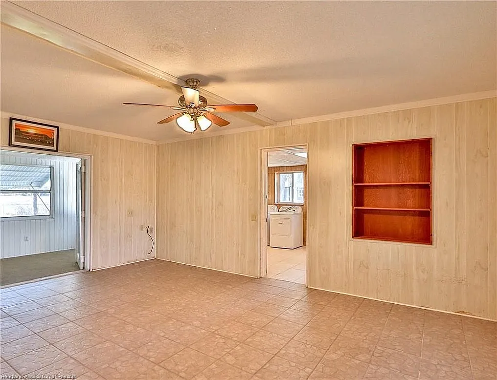 4 bed, 1998 sqft, $2,500 — Photo 4