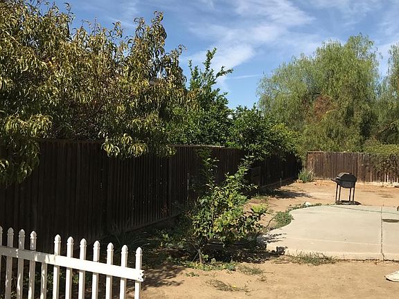 5th image of 2740 Swan Ln