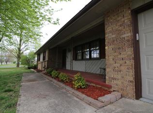 906 N Hovis St, Mountain Grove, MO 65711