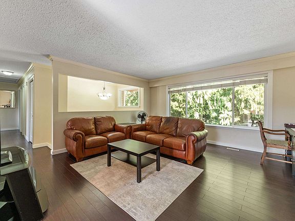 3rd image of 4393 206th St