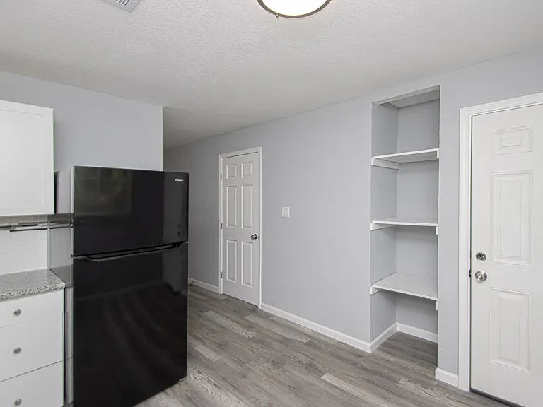 35 Hiland Pl #B — Photo 17