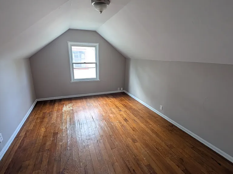 27860 Knickerbocker Rd — Photo 6