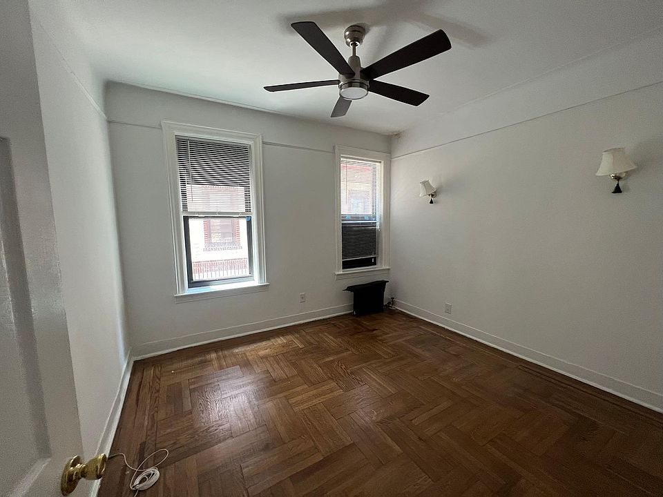 1st image of 14453 Roosevelt Ave #1