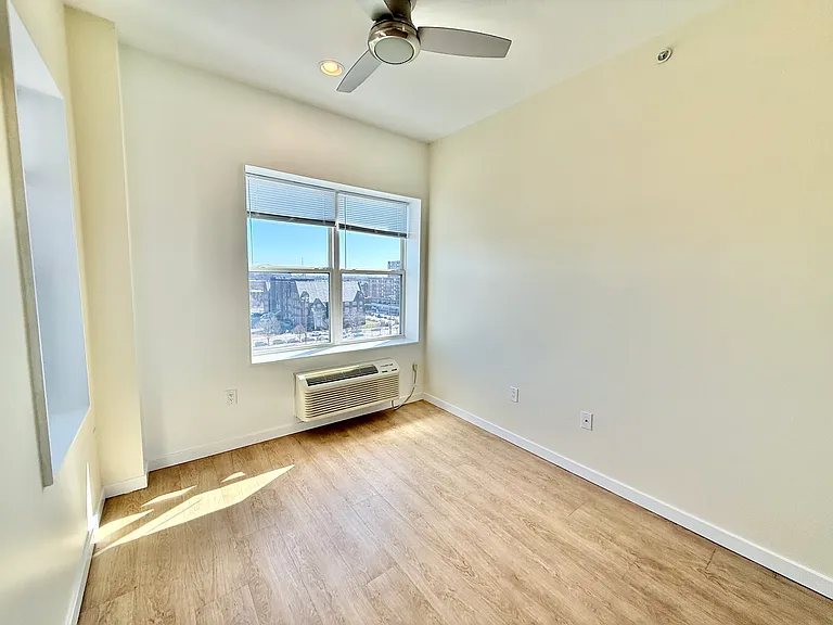249 S 49th St #8O6 — Photo 16