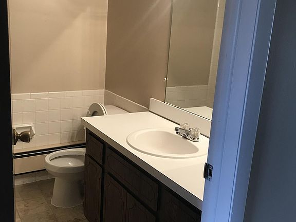 5th image of 20401 E 8 Mile Rd APT 21
