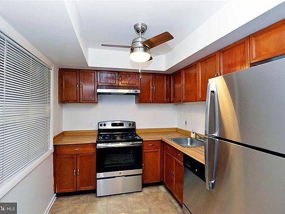 4th image of 3220 S 28th St APT 201