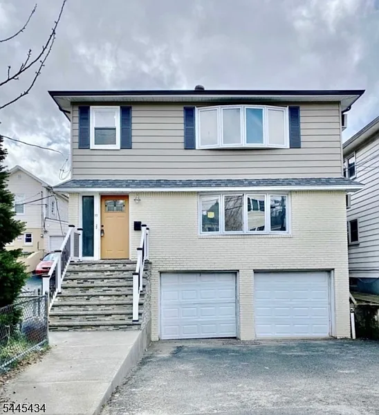 3 bed, 1.0 bath, $2,750 — Photo 1