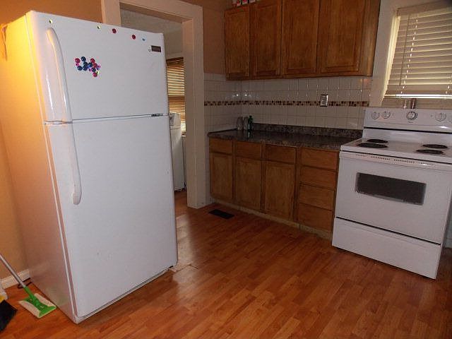 2nd image of 153 Lincoln Ave