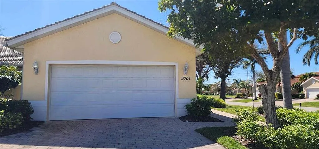 2 bed, 2.0 bath, 1451 sqft, $3,250 — Photo 1