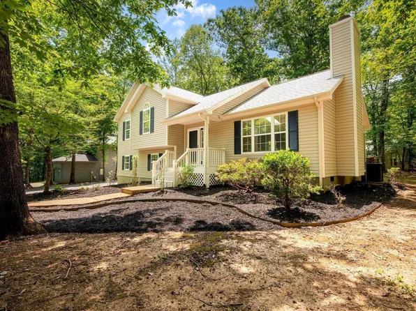 1 Westham Ct, Palmyra, VA 22963