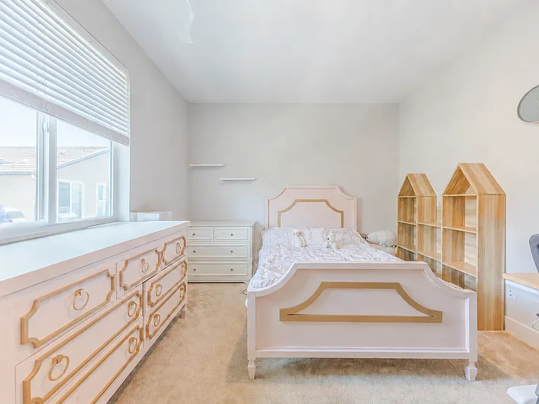 387 Sawbuck — Photo 21