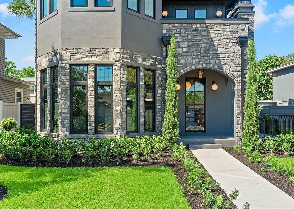 1st image of 807 W Park Ave