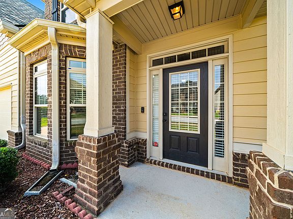 2nd image of 90 Sylvan Loop