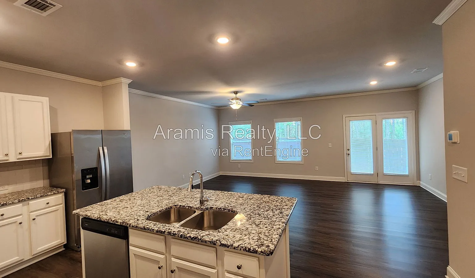 3 bed, 2.5 bath, 1500 sqft, $2,095 — Photo 4