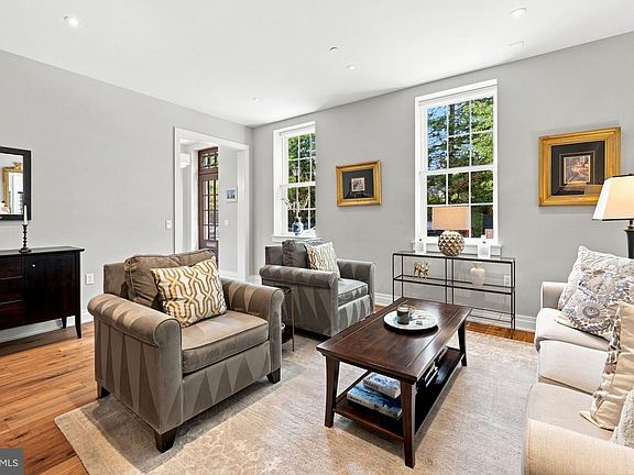 4th image of 515 N Saint Asaph St